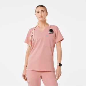 women's Pink Sand Catarina - One-Pocket Scrub Top™ - XS / Pink Sand